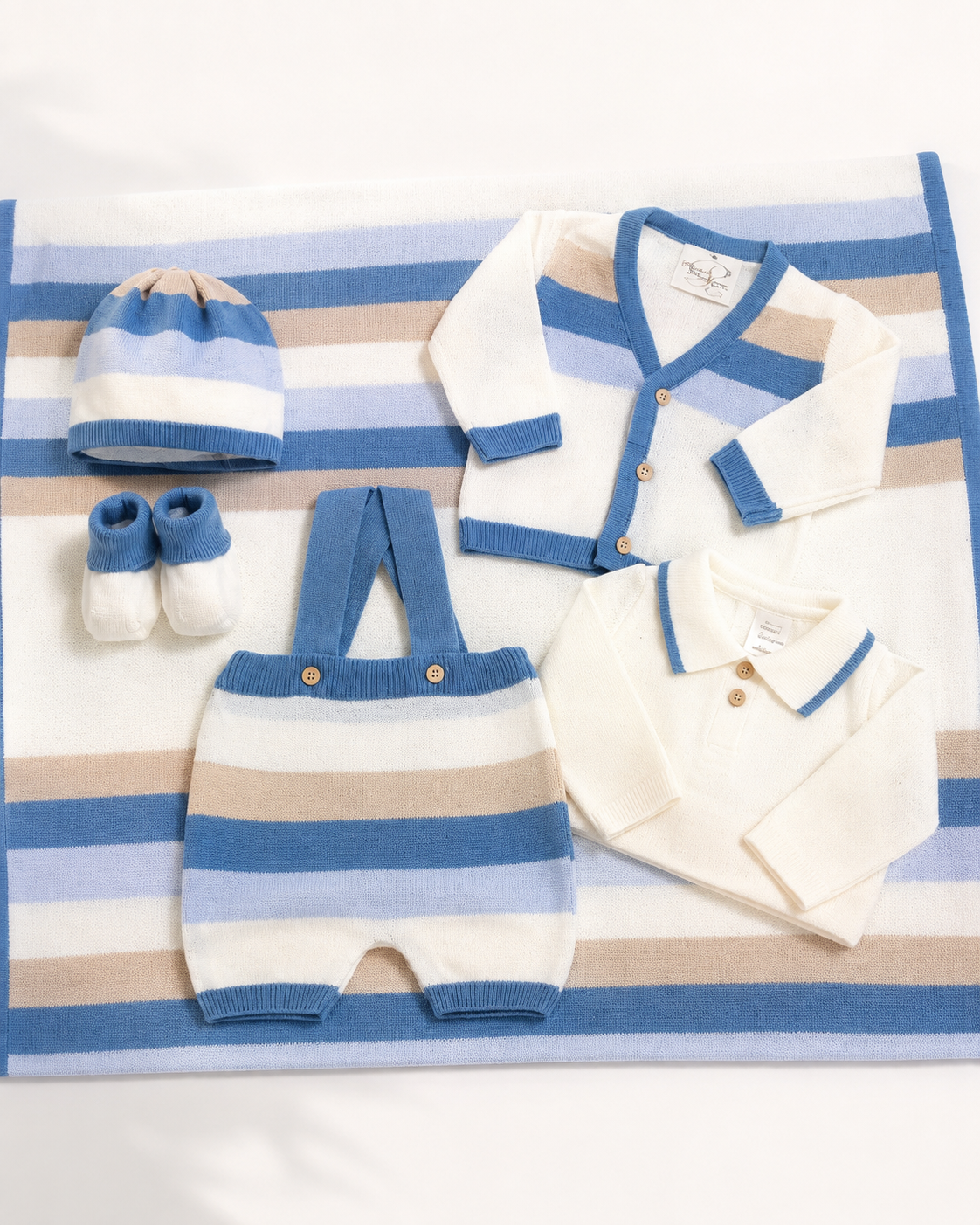 Coordinato Neonato in Maglia 6 Pezzi con Copertina –
